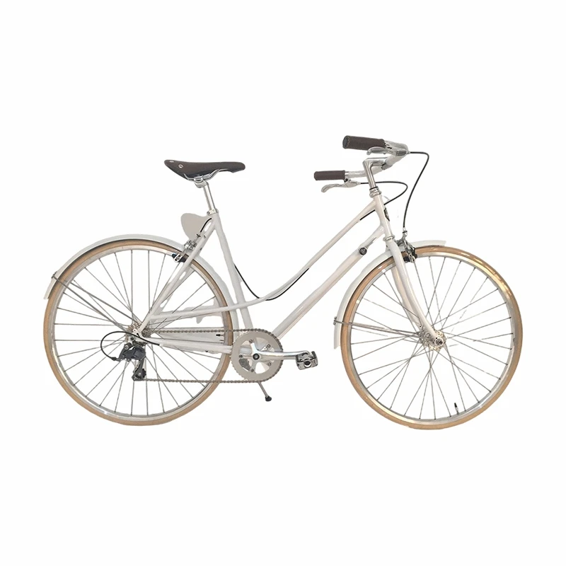 Biely mestský bicykel